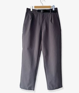 Goldwin Lifestyle/ONE TUCK TAPERED STRETCH PANTS (ASPHALT)