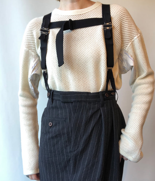 FUMIKA_UCHIDA/STRIPES SUSPENDER SIDE FRONT OVER SLACKS(CHARCOALBLACK)