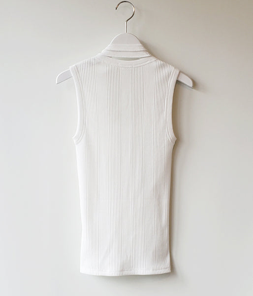 FUMIKA_UCHIDA/DOUBLE RIB U-NECK NEEDLE DRAWING NO-SLEEVE(WHITE)