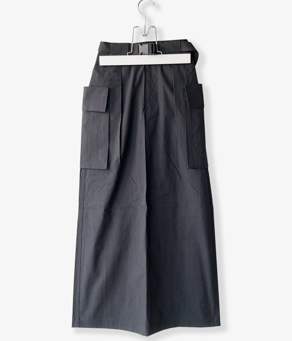 フィーニー Cotton nylon dump military skirt 黒